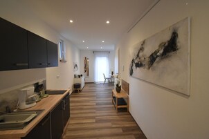设计公寓 | 私人简易厨房 | 冰箱、微波炉、炉灶、厨具/餐具