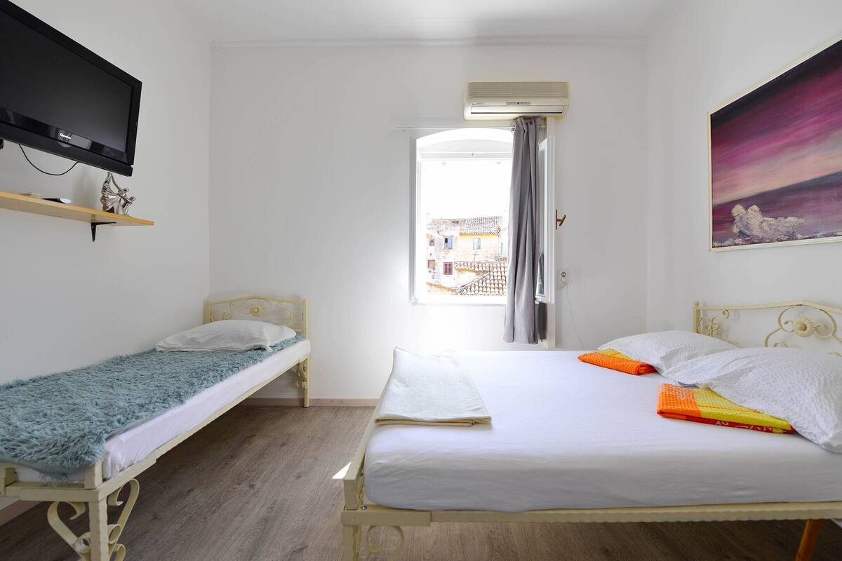 Basic Apartment Mali | 1 camera, con stile personalizzato, con arredamento individuale
