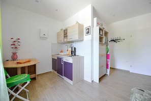 Basic Apartment | Private kitchen | Fridge, stovetop, coffee/tea maker, electric kettle - Apartments Bulovic (Split)