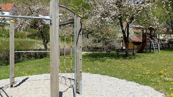 Children’s play area – outdoor