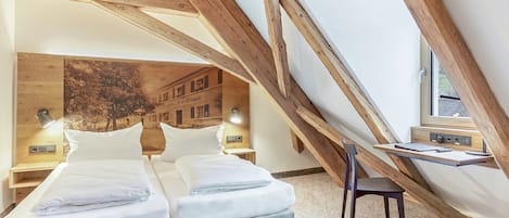 Room | In-room safe, desk, bed sheets
