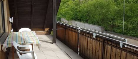 Apartment, 3 Bedrooms | Balkoni