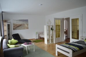 Apartment, 4 Bedrooms (Hannah) | Living area - Ferienwohnungen Stadler (Roedental)