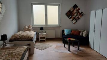 Apartment, 5 Bedrooms (Schmück) | 2 bedrooms, bed sheets