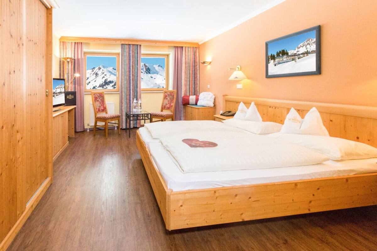 Tweepersoonskamer, voor 1 persoon | Hypoallergeen beddengoed, donsdekens, een kluis op de kamer, een bureau