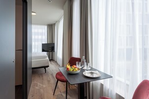 Roupas de cama antialérgicas, quartos à prova de som, Wi-Fi de cortesia