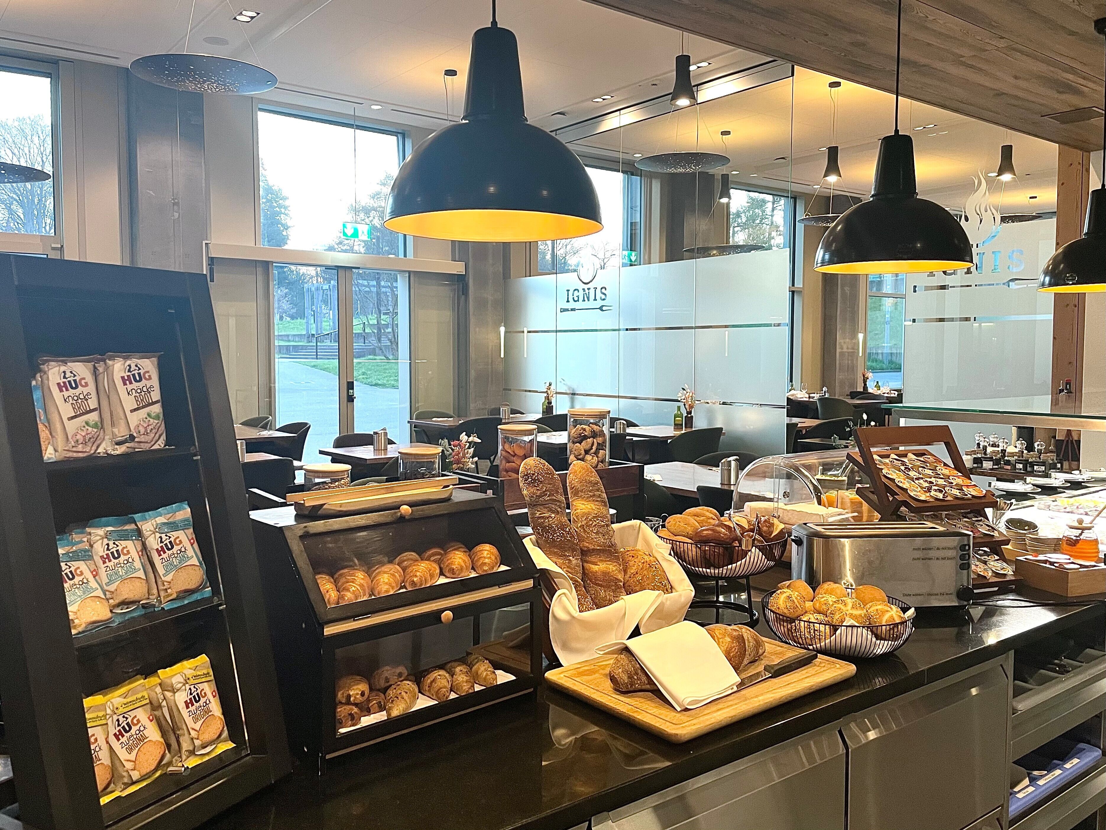 Daily continental breakfast (CHF 20 per person)