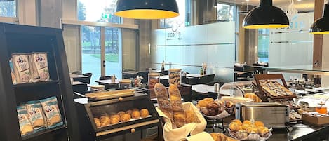 Petit déjeuner continental servi tous les jours en supplément