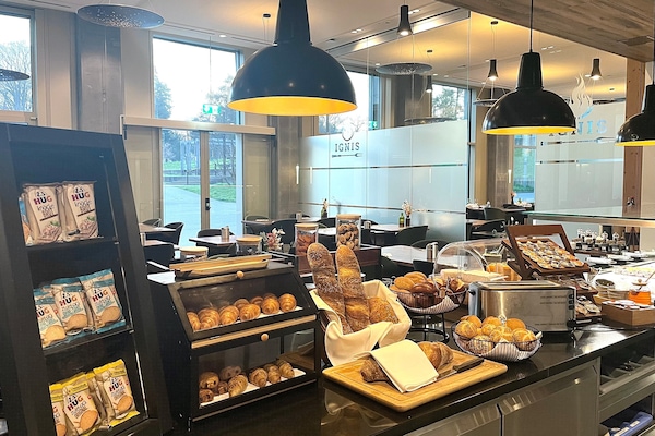 Daily continental breakfast for a fee