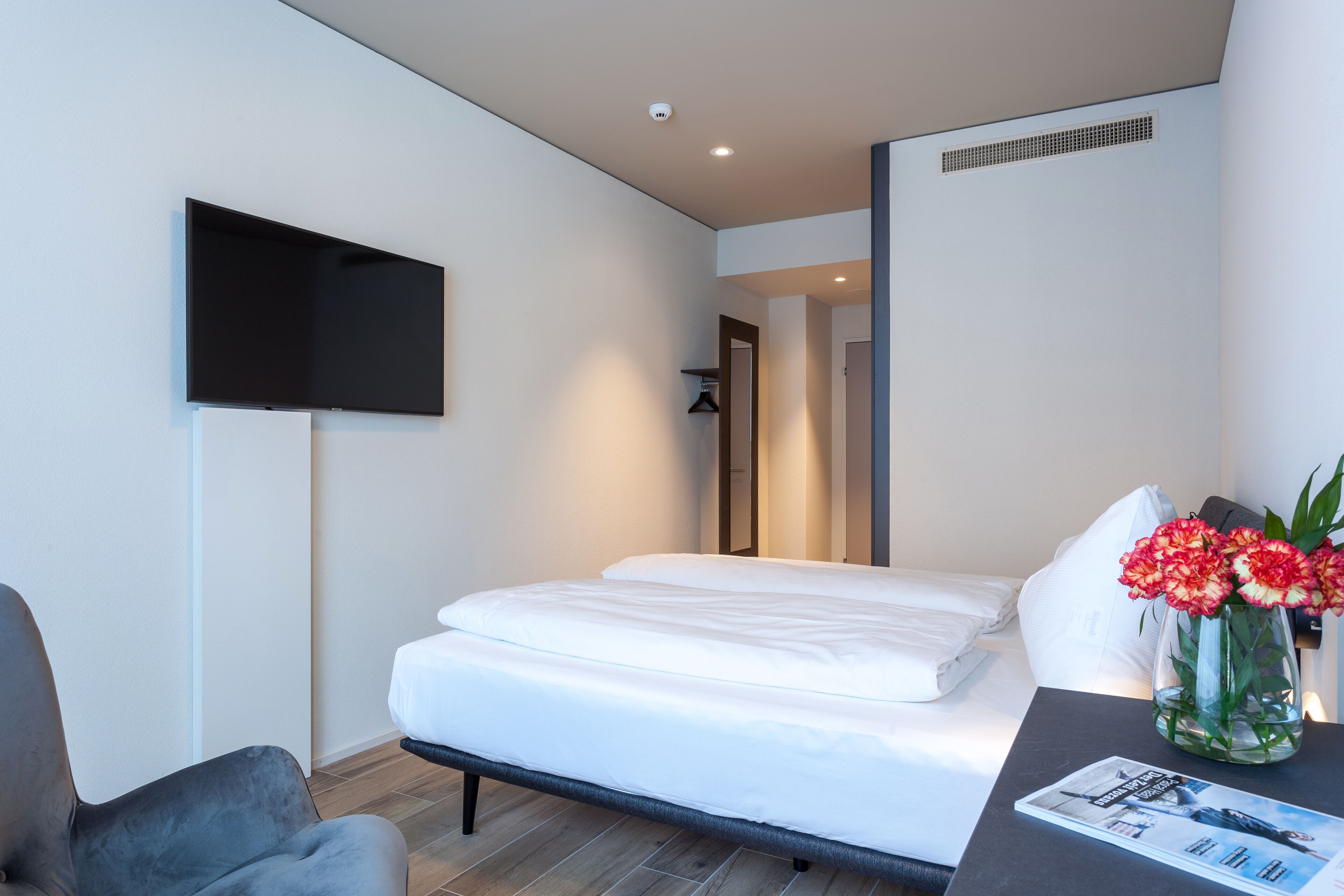 family room, air condition | 1 bedroom, hypo-allergenic bedding, soundproofing, free wifi