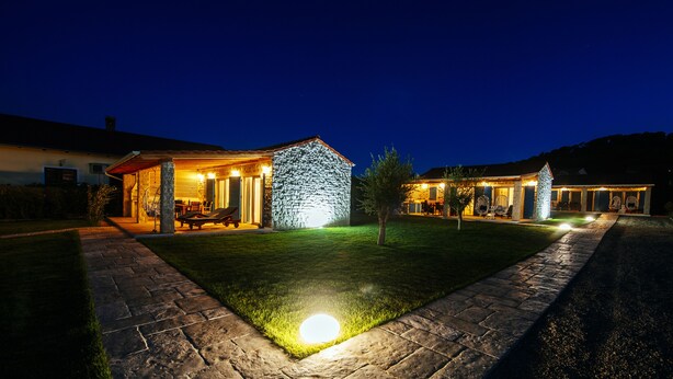 Front of property - evening/night - Dalmatian Pearls (Pasman)