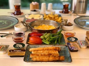 Free daily continental breakfast - Bozcaada Poseidon Butik Otel (Bozcaada)