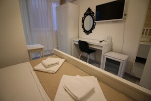 Minibar, desk, free WiFi - Bozcaada Poseidon Butik Otel (Bozcaada)