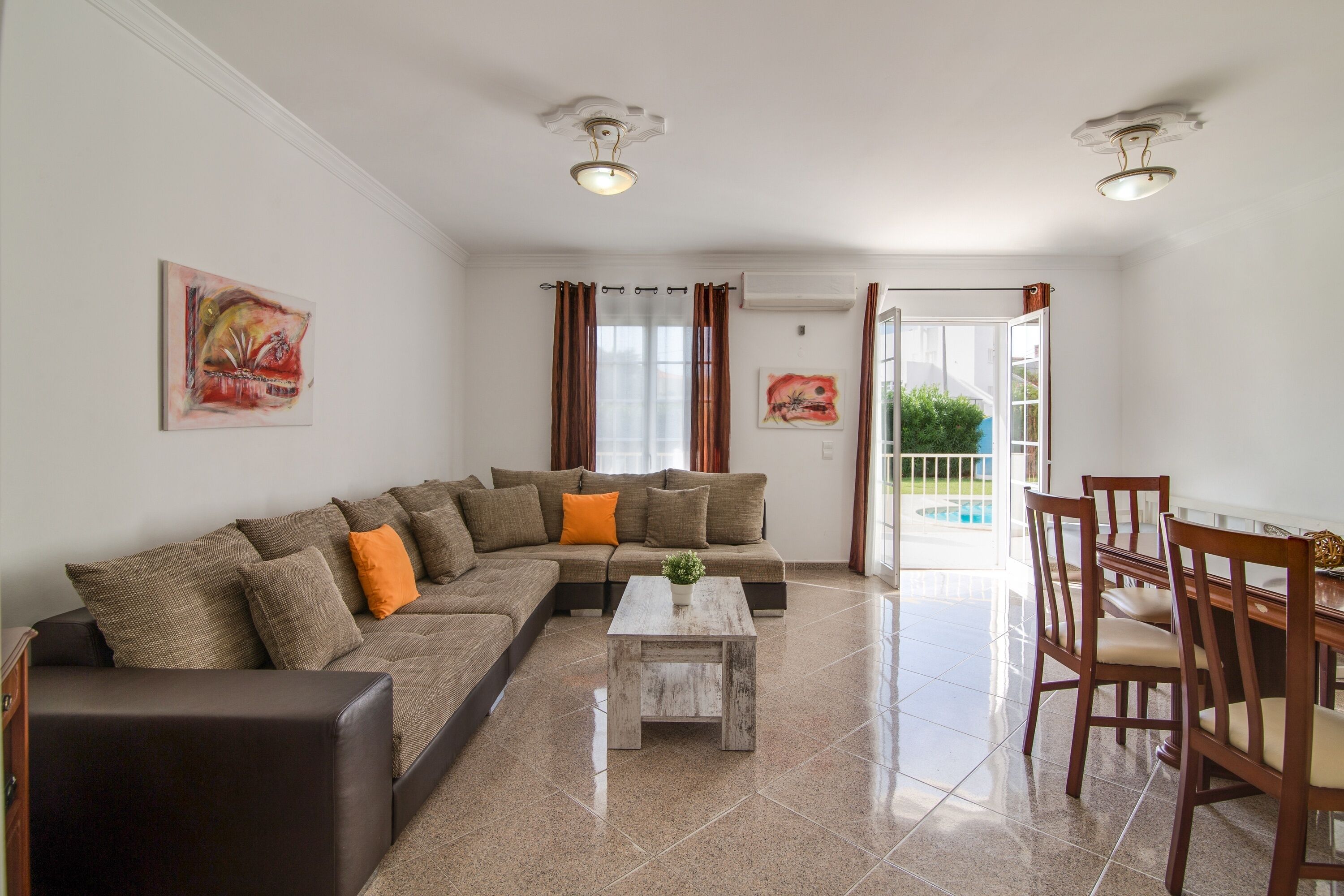 Televisie en een tafeltennistafel