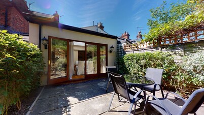 Princes Street | Oxford Holiday Let | 3 Beds & Sleeps 6