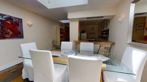 Dining - Princes Street | Oxford Holiday Let | 3 Beds & Sleeps 6 (Oxford)