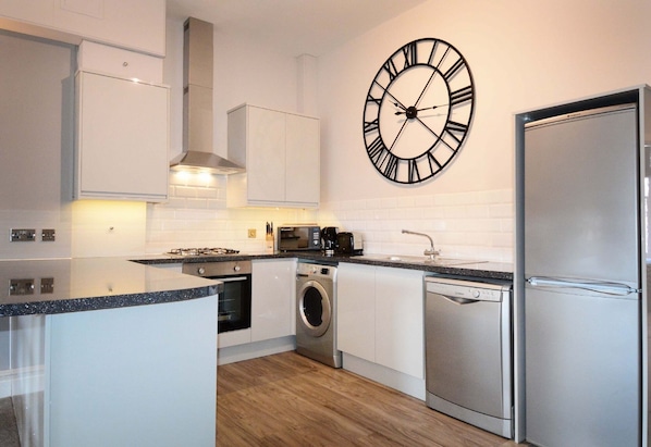 Fridge, microwave, oven, stovetop