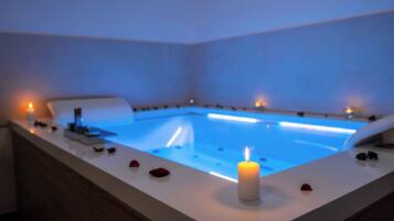 Suite Royal, idromassaggio | Dettaglio interni