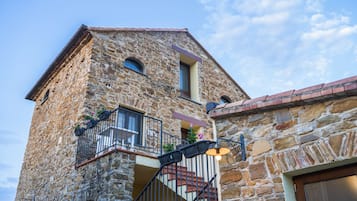 Standard Double Room | Minibar, desk, soundproofing, free WiFi