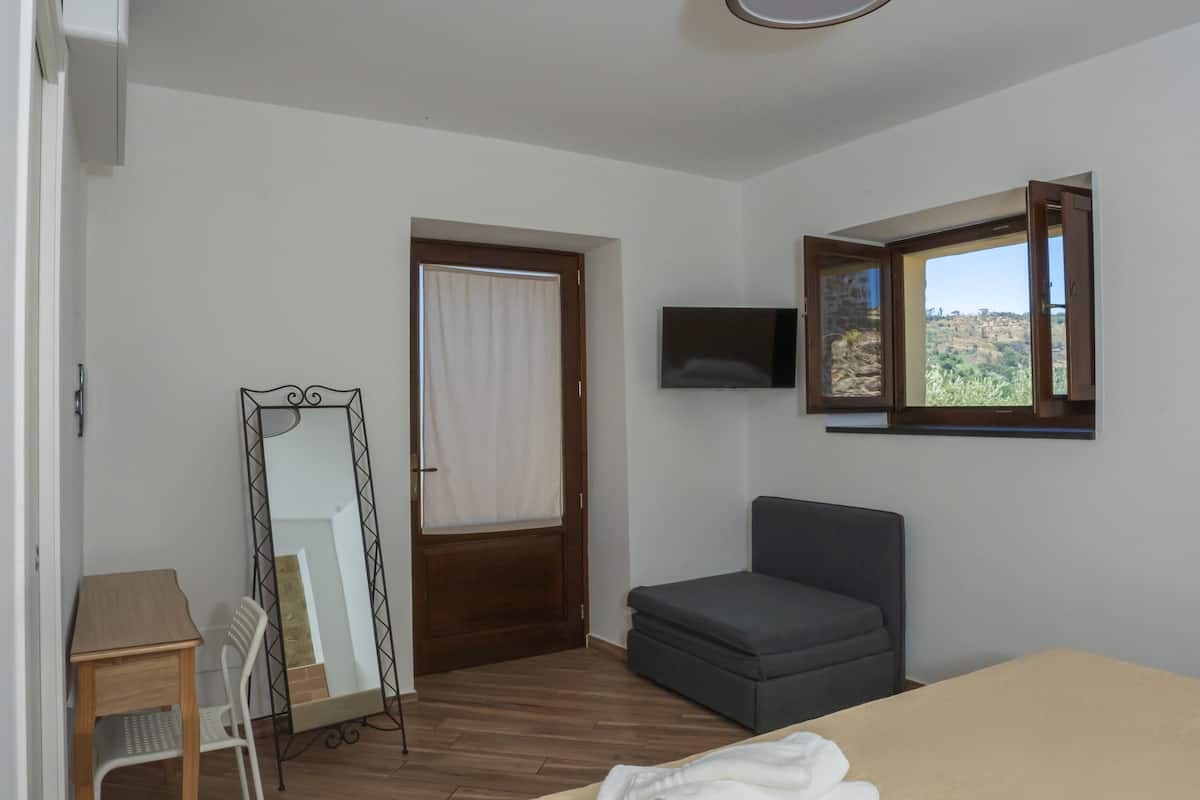 Minibar, Schreibtisch, schallisolierte Zimmer, kostenloses WLAN