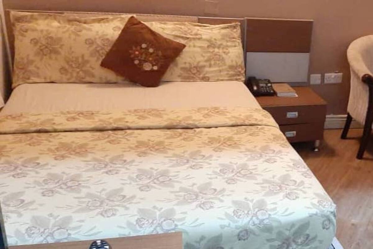 Basic Room, Annex Building | Egyptian cotton sheets, premium bedding, desk, laptop workspace