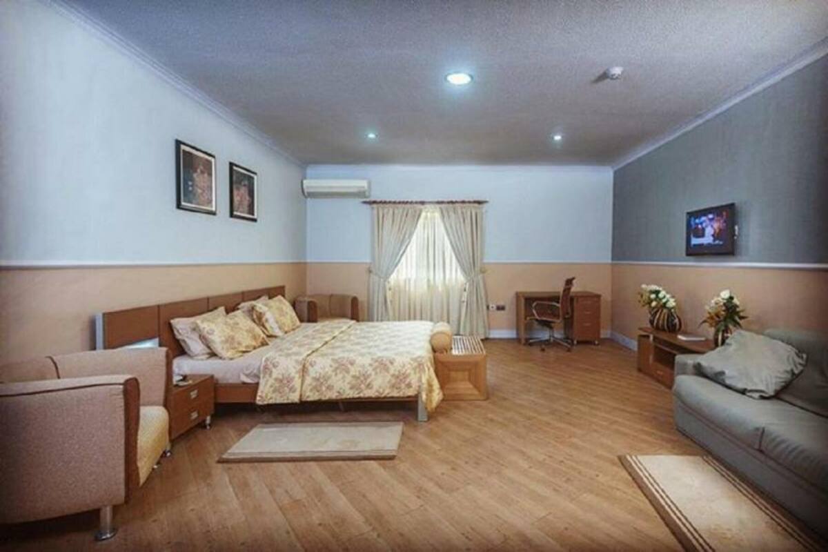 Presidential Suite, 1 Bedroom, Ground Floor | Egyptian cotton sheets, premium bedding, desk, laptop workspace
