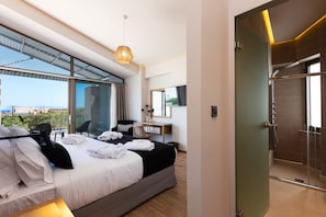 6 chambres, fer et planche à repasser, lit parapluie, accès Internet