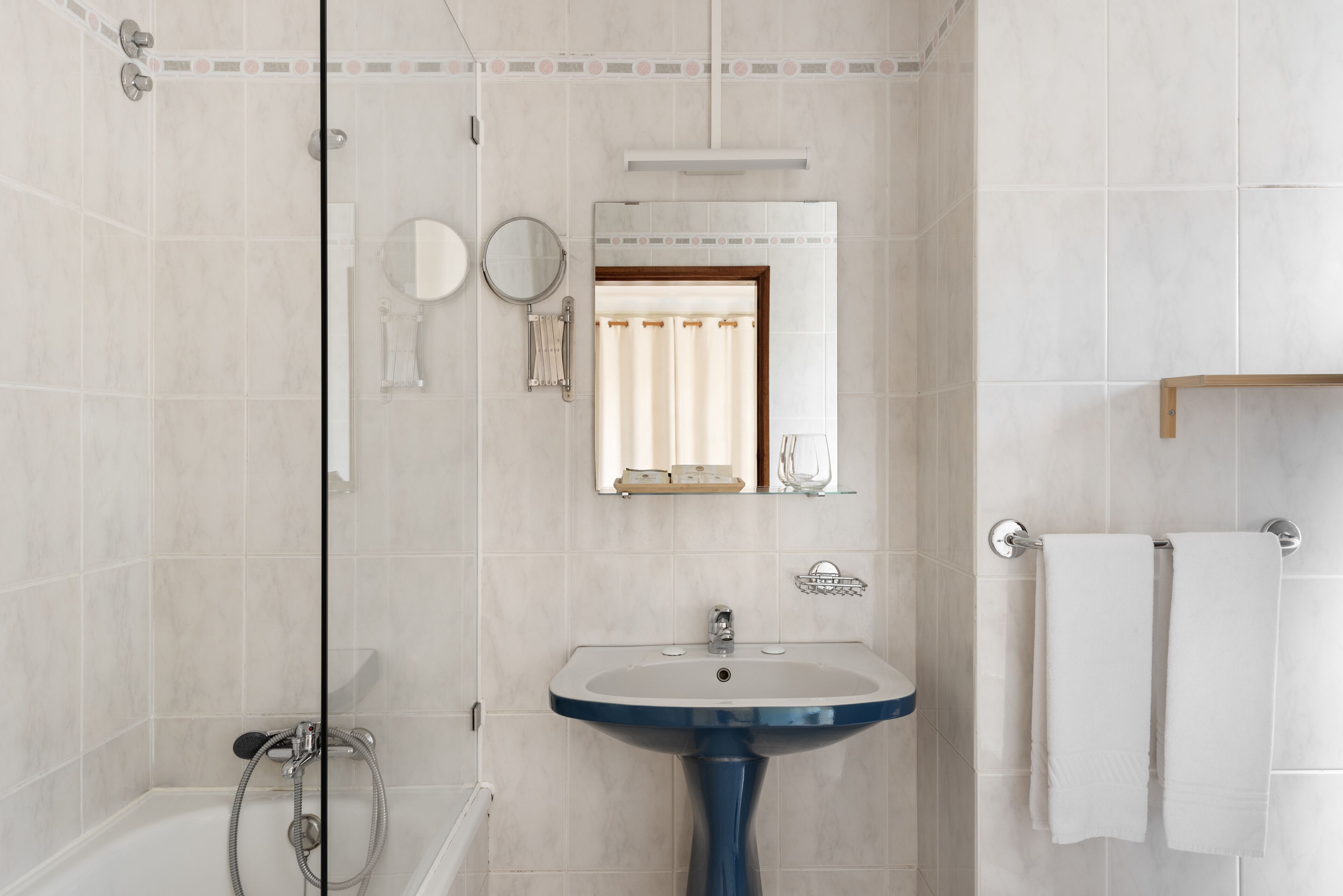 shower, free toiletries, hair dryer