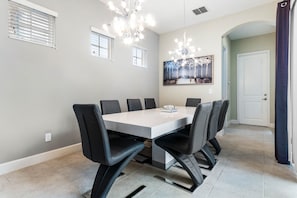 Dining - Reunion Resort! So Close to Disney! Relax in Style! (Kissimmee)