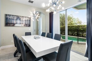 Dining - Reunion Resort! So Close to Disney! Relax in Style! (Kissimmee)