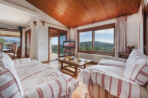 3 chambres, fer et planche à repasser, Wi-Fi gratuit, draps fournis