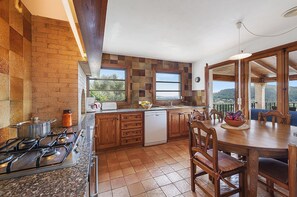 Fridge, microwave, oven, dishwasher - Exclusive Casa Mir located in 'el Vila' with Pool & with all amenities (Puerto Pollensa)
