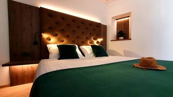 1 bedroom, travel crib, free WiFi, bed sheets