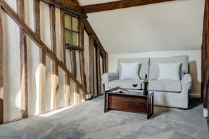 Interior - Market Place Cottage | Woodstock Holiday Let | 3 Beds & Sleeps 6 (Woodstock)