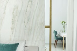 Superior Suite (Emerald) | Living room | Flat-screen TV
