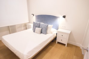 2 slaapkamers, een strijkplank/strijkijzer, gratis wifi, beddengoed