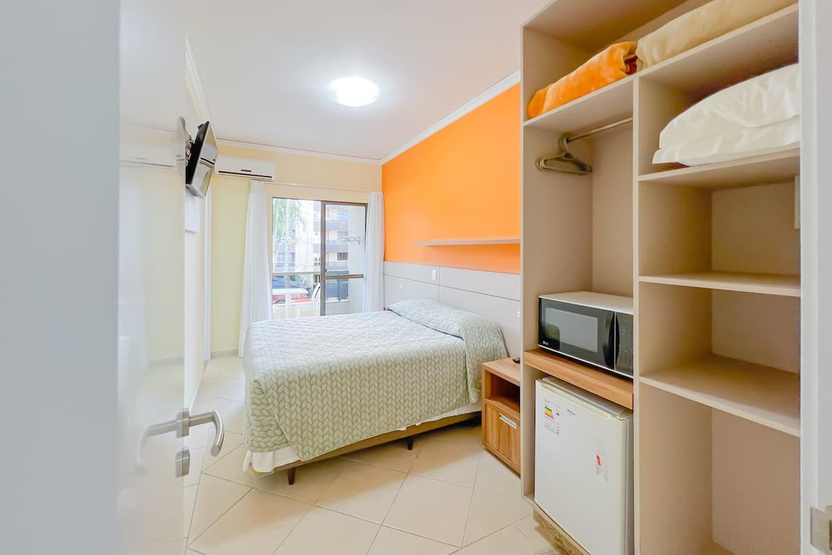 Minibar, in-room safe, blackout drapes, free WiFi