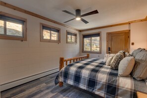 6 habitaciones, tabla de planchar con plancha, internet y ropa de cama 
