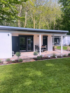 Bungalow, eigenes Bad, eingeschränkter Meerblick (Bungalow Cordula) | Aussenbereich