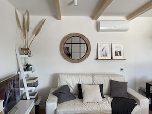 Bungalow, salle de bains privée, vue partielle sur la mer | Intérieur