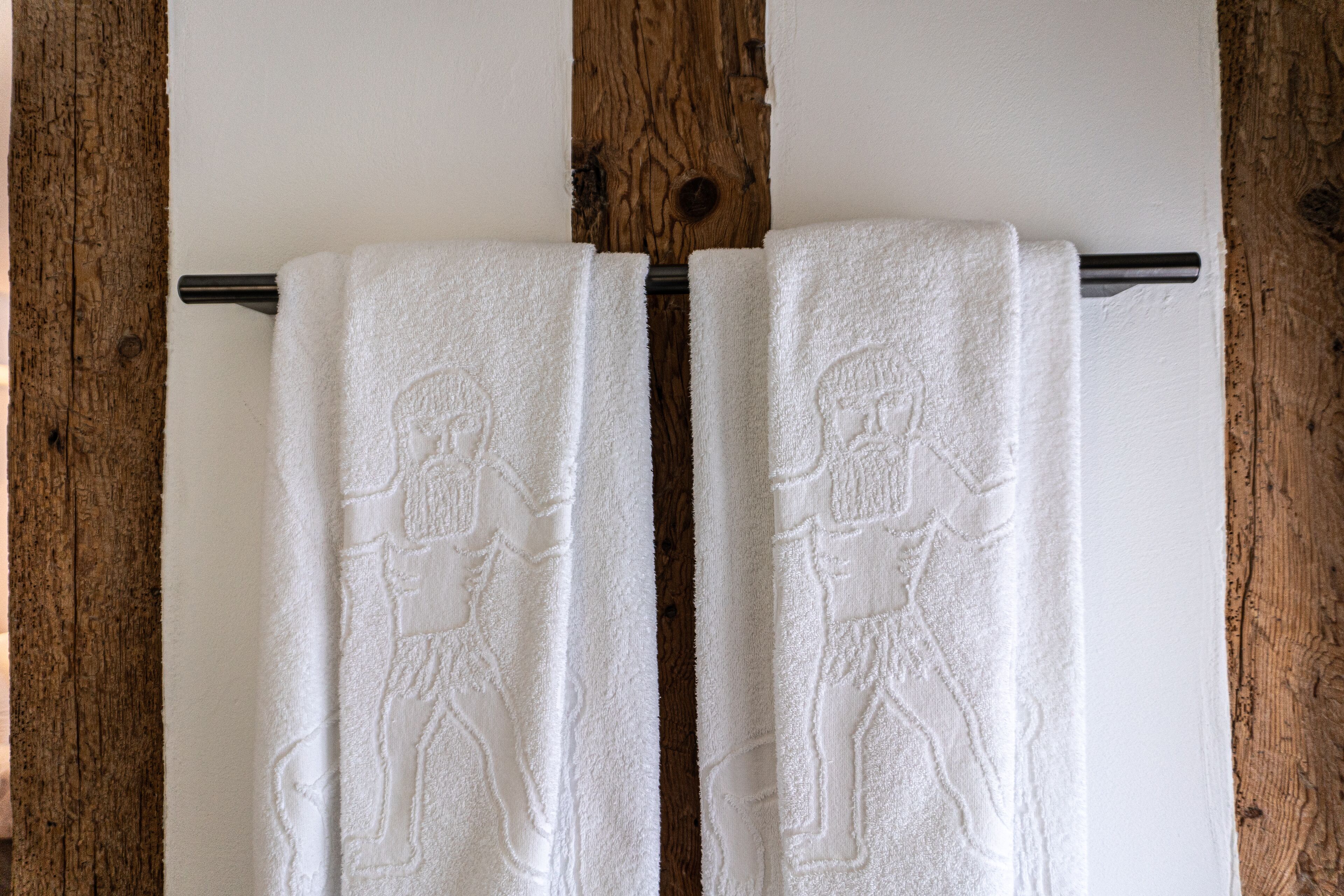 exclusive double room | bathroom | shower, free toiletries, hair dryer, slippers