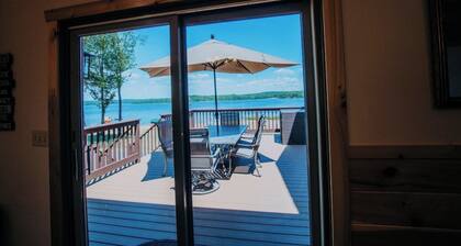 Adirondack Lakeside Lodge w/ private beach/dock, SUP, wraparound deck, firepit