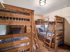 2 chambres, fer et planche à repasser, Wi-Fi, literie fournie