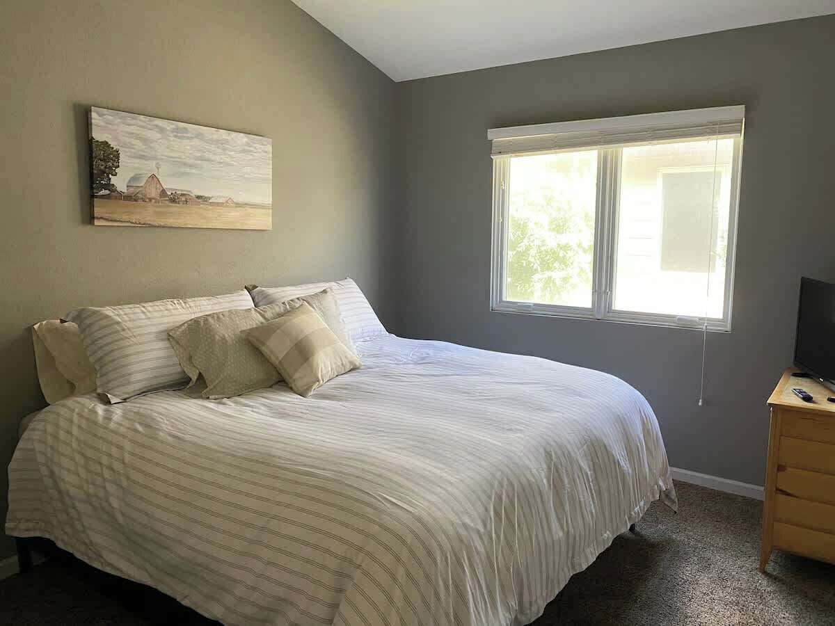 3 bedrooms, iron/ironing board, WiFi