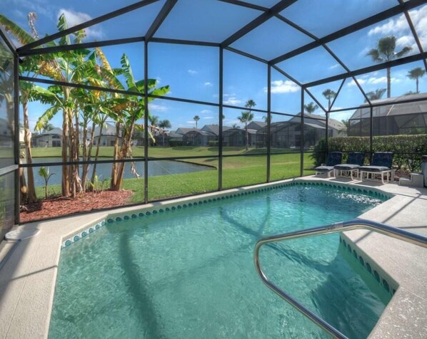 Pool - Ref 04 Superb 4 Bed Villa With Lake View Private Pool (Kissimmee)