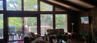 Twelve Oaks Resort - 1/4 mile from Lake Norfork Marina