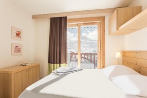 Apartment, Ensuite, Mountain View (Appartement Vue Montagne) | Soundproofing, free WiFi