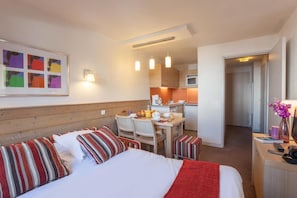 Apartment, Ensuite, Mountain View (Appartement Vue Montagne) | Soundproofing, free WiFi