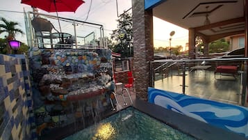 Alberca al aire libre y alberca de entrenamiento