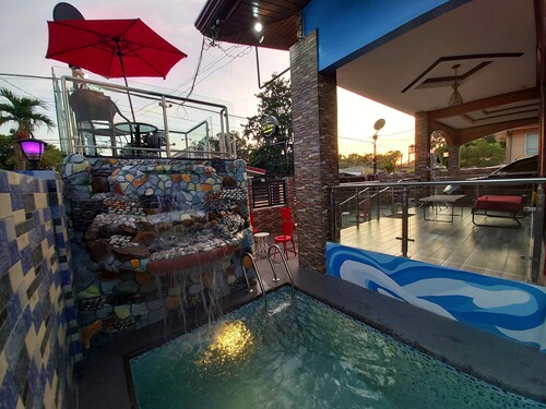 Prestige Grounds Guesthouse with Lap Pool and Billiards